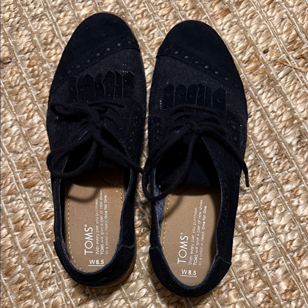 TOMS Women’s Black Oxfords